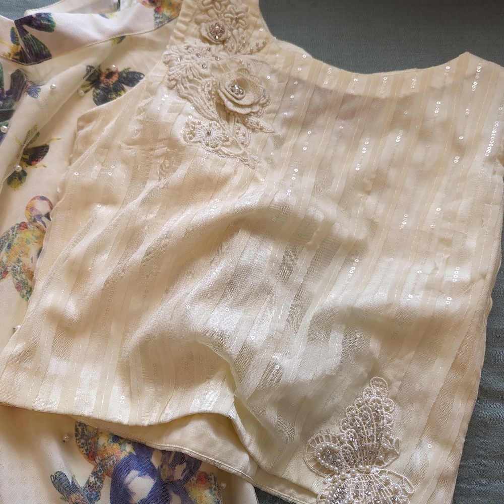 Threads and motifs skirt set